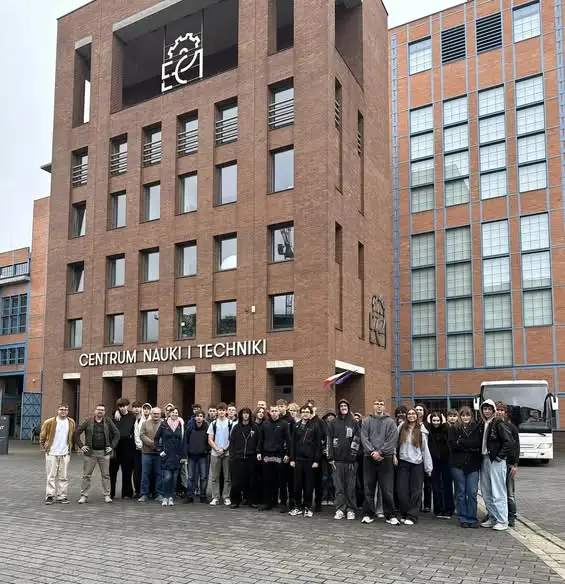 Uczniowie z Knurowa odkrywali naukę w Centrum EC1 w Łodzi