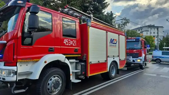 Pożar pustostanu w Knurowie przy ul. 1 Maja — akcja strażaków