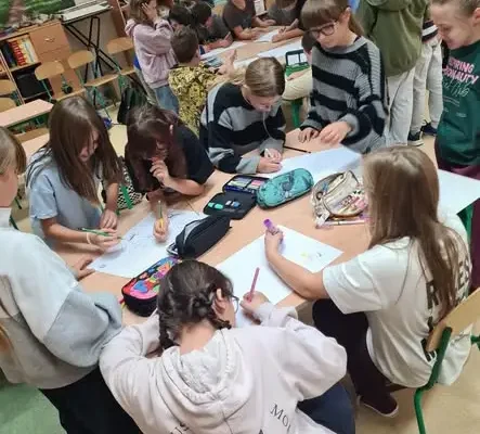 Uczniowie z Kn urowa uczą się, jak budować dobre relacje i mówić „nie” przemocy
