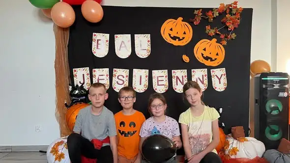 Jesienny Bal dla Dzieci w Dąbrówce — relacja z wydarzenia