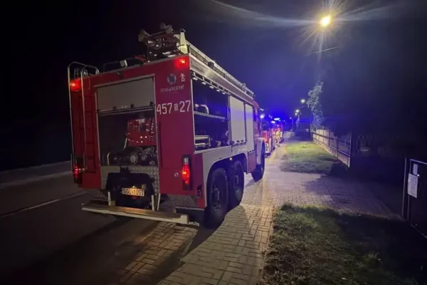 Pożar elewacji w Gierałtowicach. Interweniowały zastępy OSP i JRG Knurów