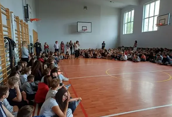 Bezpieczeństwo w szkole tematem spotkania z Policją i Strażą Miejską