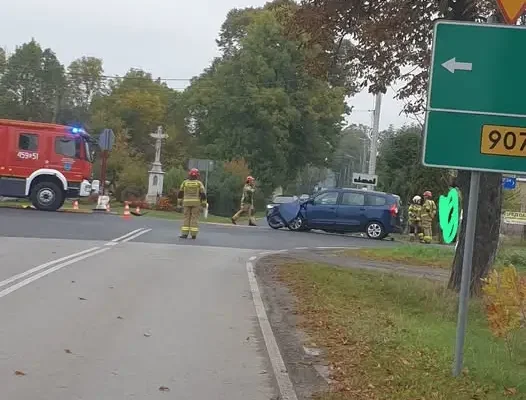 Kolizja na DW907 w Kieleczce – ruch wahadłowy i apel do kierowców