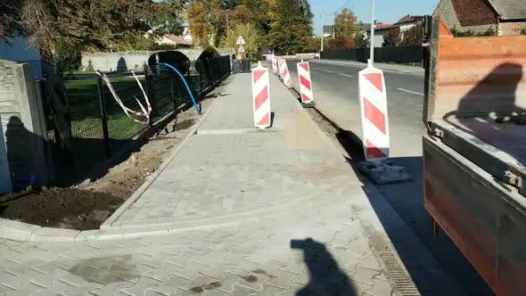 Nowe przejście dla pieszych przy żłobku w Wielowsi na finiszu