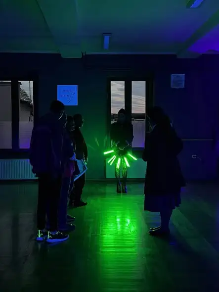 Familijna teatrogra „Nasza Kolej” – podróż pełna zagadek i emocji