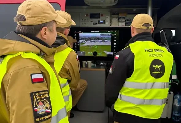 Gliwiccy strażacy szkolili się z obsługi dronów. Loty BVLOS w akcji ratowniczej