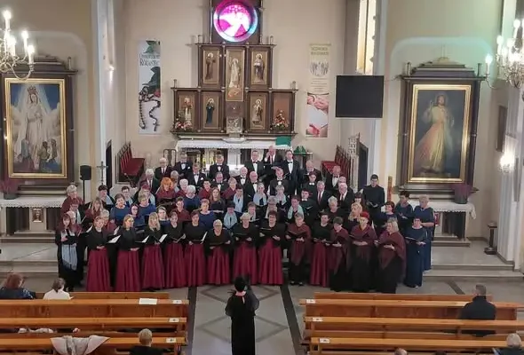 Koncert chóralny w Paniówkach – muzyka, która poruszyła serca