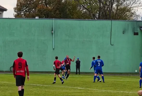 Czarni Pyskowice wygrywają 2:0 z Olimpią Pławniowice – dzień pełen emocji i solidarności