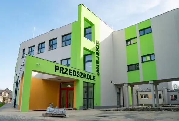 Gliwice: Szkoła Podstawowa nr 3 w Ostropie z nową przestrzenią i przedszkolem