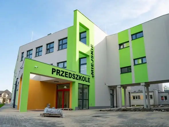 Gliwice: Szkoła Podstawowa nr 3 w Ostropie z nową przestrzenią i przedszkolem