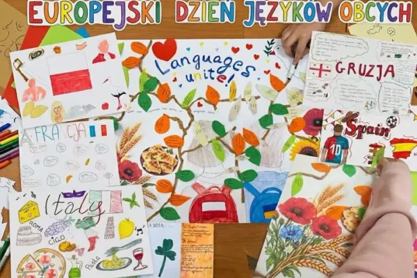 Europejski Dzień Języków Obcych w pyskowickiej szkole – wystawa prac uczniów w świetlicy
