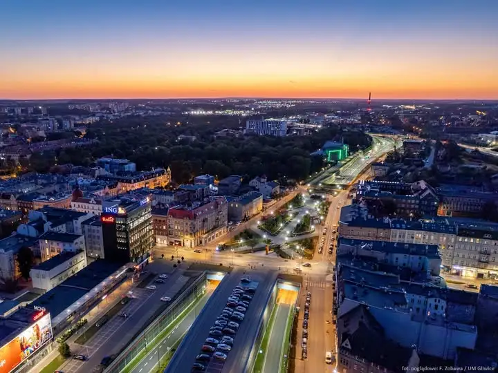Gliwice stawiają na inteligentne parkowanie – 160 nowych czujników i 4 tablice